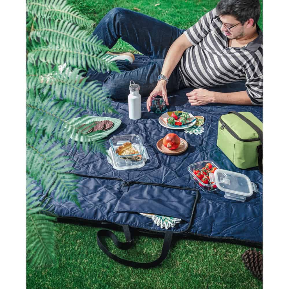 GRADY. Vikbar picknickfilt i rPET och PEVA