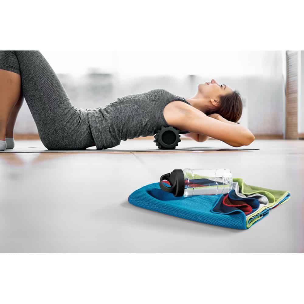 ARTX PLUS. Set med en PP- och PET-flaska och en sporthandduk av polyamid och polyester