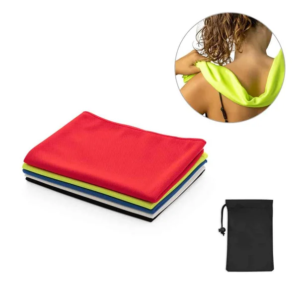 BERNAL. återvunnen polyester (100% rPET) fitness kylhandduk med non-woven påse – profilreklam med tryck från ExpoTryck