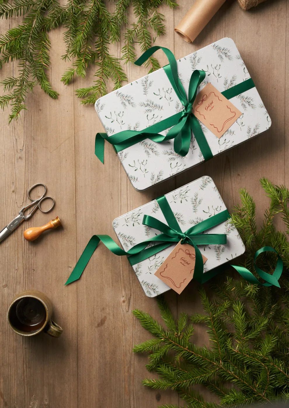 Julburk liten med julgodis, produktbild